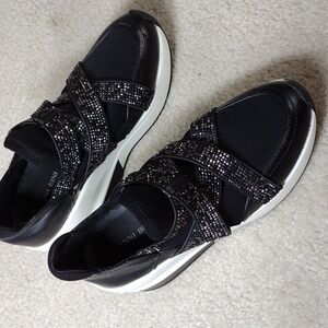 Gianni Bini women's black and white wedge fabric loafers. Size 6